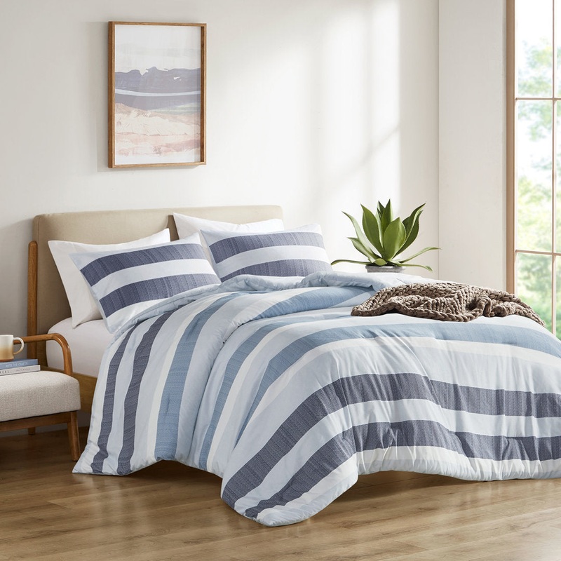 Blake Stripe Textured Print Microfiber Comforter Set 510 Design Color: Blue/Navy Size: Queen Comforter + 2 Standard Shams